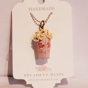 NWT Movie Theater Popcorn Necklace